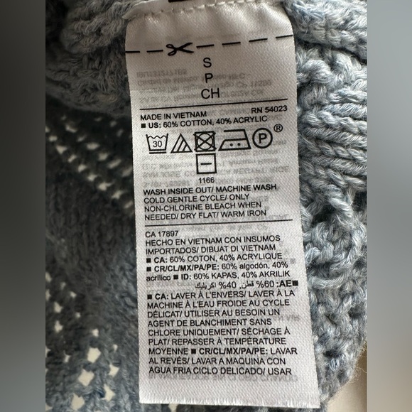 Old Navy Women's Light Blue Knit Sweater Boxy Cropped Top Shirt Sz S Loose Knit - Picture 3 of 6